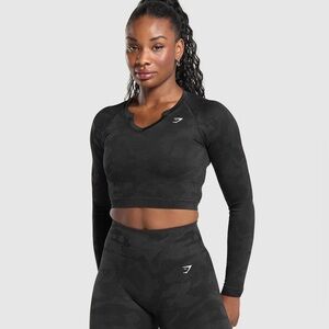Gymshark Adapt Camo Long Sleeve Crop Top in Black M